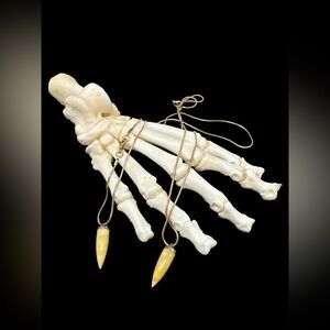 Vintage 9K Yellow Gold Capped Raj Dynasty Tooth Necklace 18”